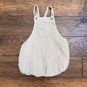 Quincy Mae Hayes Romper in Oat Gingham
